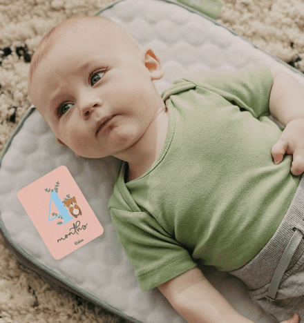 Keep track of your baby’s development with adorable milestone keepsake cards